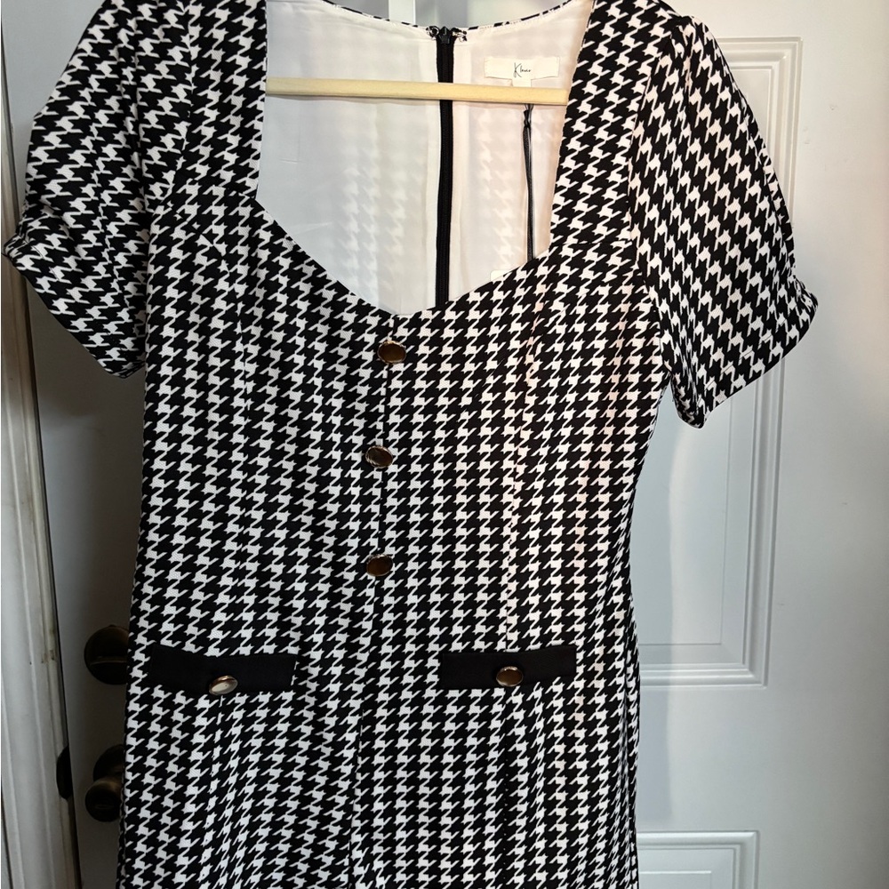 NWT Black and White romper Klesis